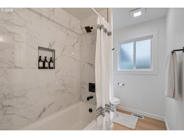 950 Se 18TH Ave, Hillsboro, OR 97123