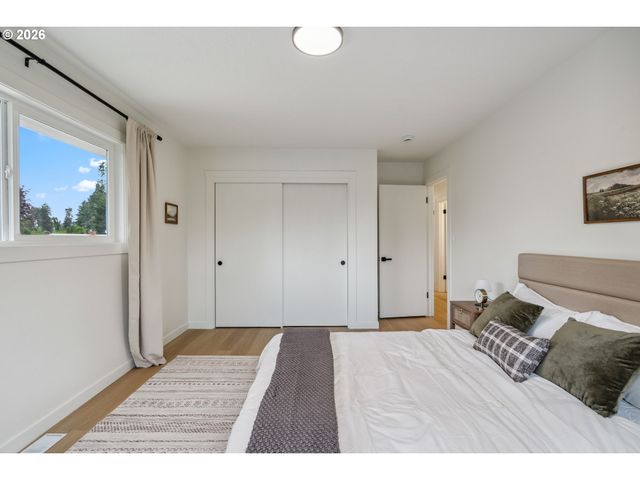 950 Se 18TH Ave, Hillsboro, OR 97123