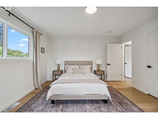 950 Se 18TH Ave, Hillsboro, OR 97123