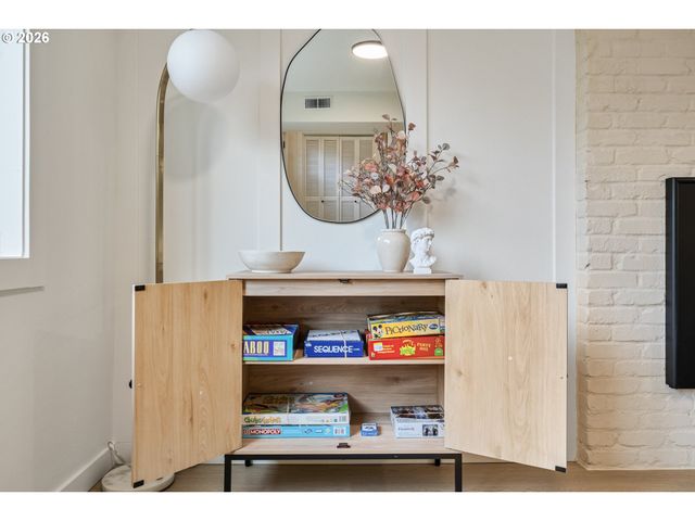 950 Se 18TH Ave, Hillsboro, OR 97123