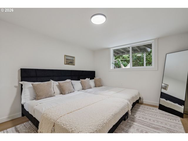 950 Se 18TH Ave, Hillsboro, OR 97123