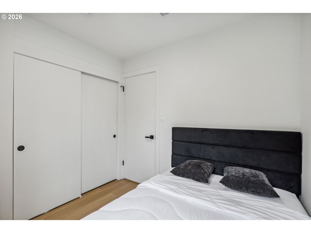 950 Se 18TH Ave, Hillsboro, OR 97123