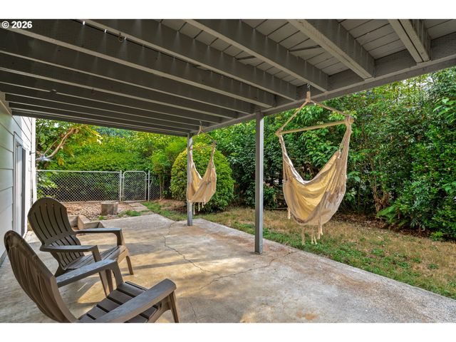 950 Se 18TH Ave, Hillsboro, OR 97123