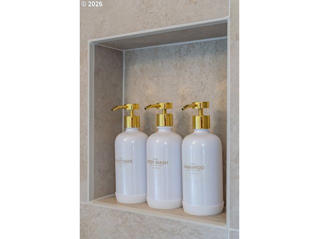 950 Se 18TH Ave, Hillsboro, OR 97123