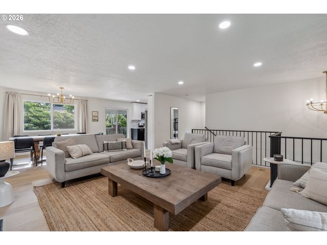 950 Se 18TH Ave, Hillsboro, OR 97123