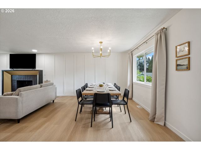 950 Se 18TH Ave, Hillsboro, OR 97123