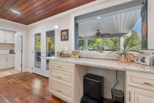 110 CAPROCK Lane, Amarillo, TX 79118