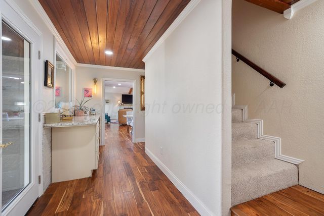 110 CAPROCK Lane, Amarillo, TX 79118