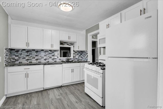 7952 Robert Street, Taylor, MI 48180