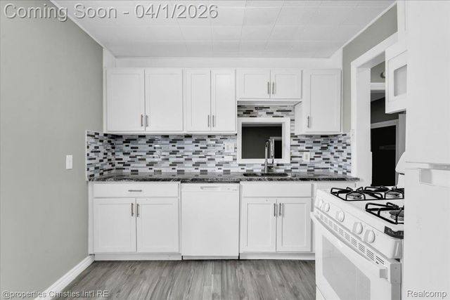 7952 Robert Street, Taylor, MI 48180