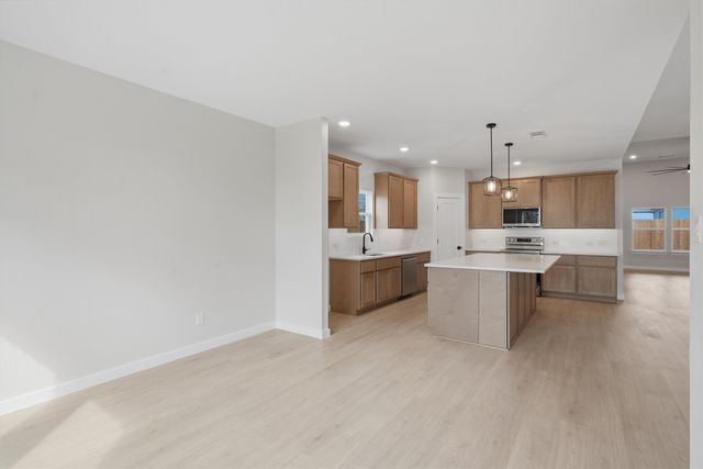 407 E Boyd Avenue, Boyd, TX 76023