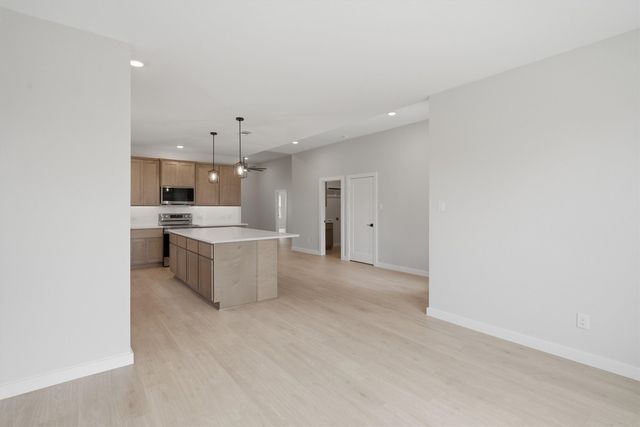 407 E Boyd Avenue, Boyd, TX 76023