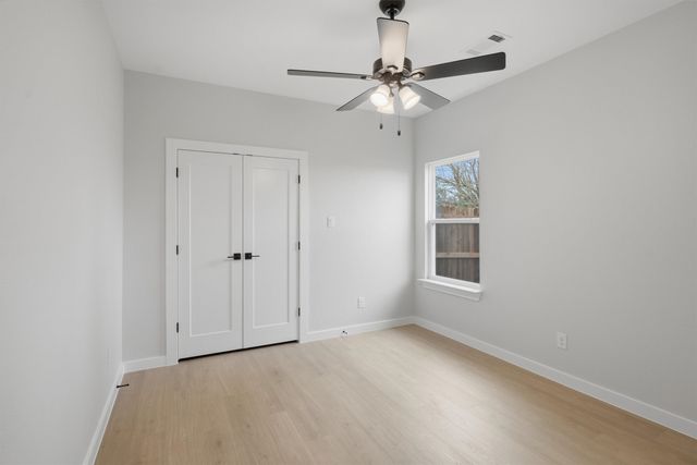 407 E Boyd Avenue, Boyd, TX 76023