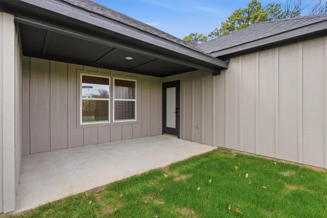 407 E Boyd Avenue, Boyd, TX 76023