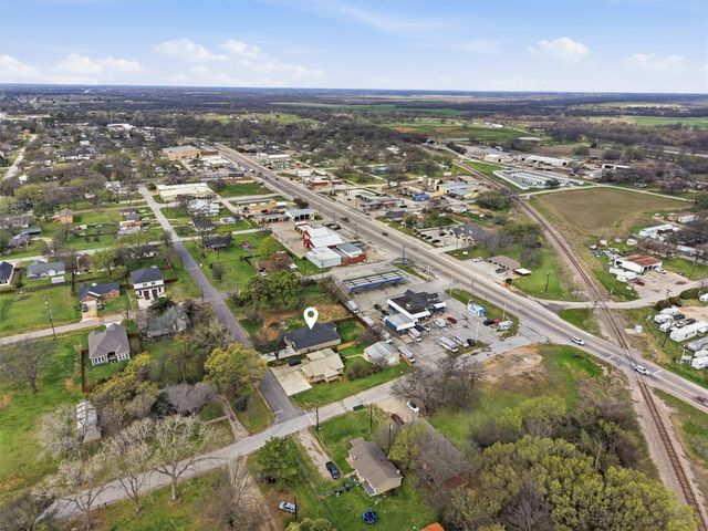 407 E Boyd Avenue, Boyd, TX 76023