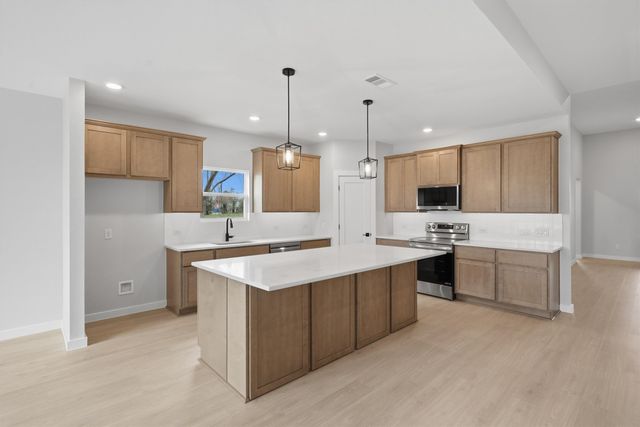 407 E Boyd Avenue, Boyd, TX 76023