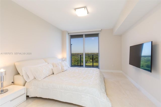 16385 Biscayne Blvd 1007, North Miami Beach, FL 33160