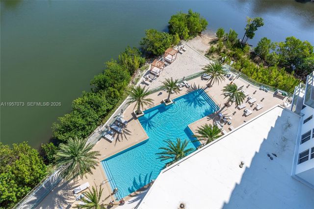 16385 Biscayne Blvd 1007, North Miami Beach, FL 33160