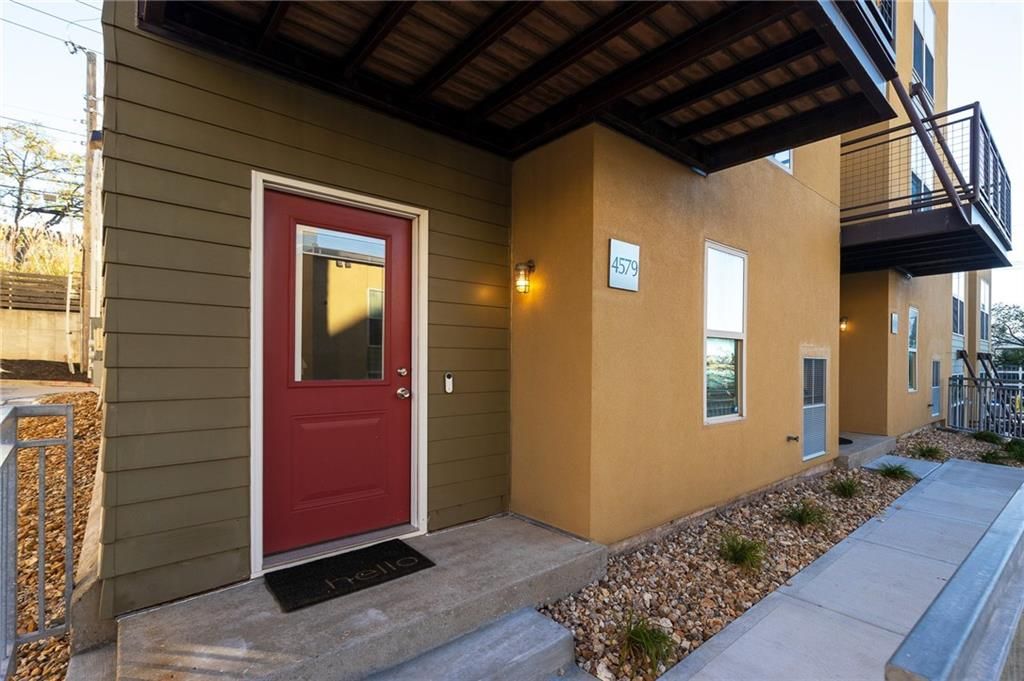 4579 Madison Avenue, Kansas City, MO 64111