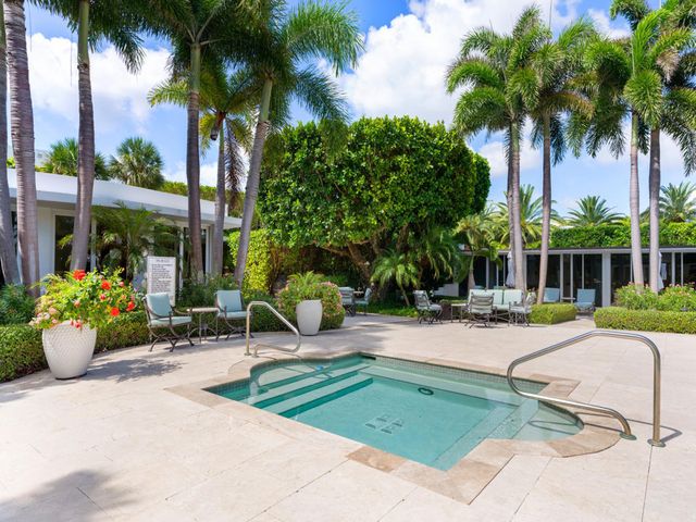 2500 S Ocean Boulevard 3a3, Palm Beach, FL 33480