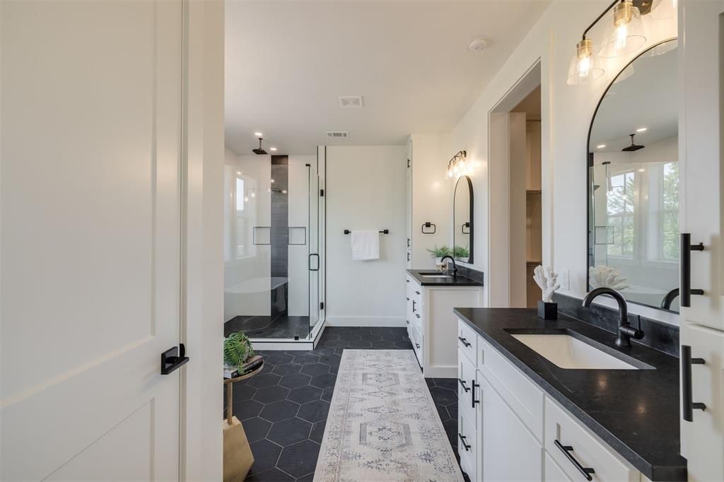 Image 17 of property listing at 29786 Vineyard Meadow Road, Norman, OK 73072