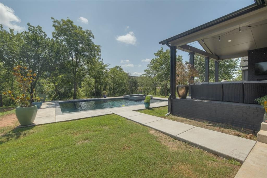 Image 31 of property listing at 29786 Vineyard Meadow Road, Norman, OK 73072