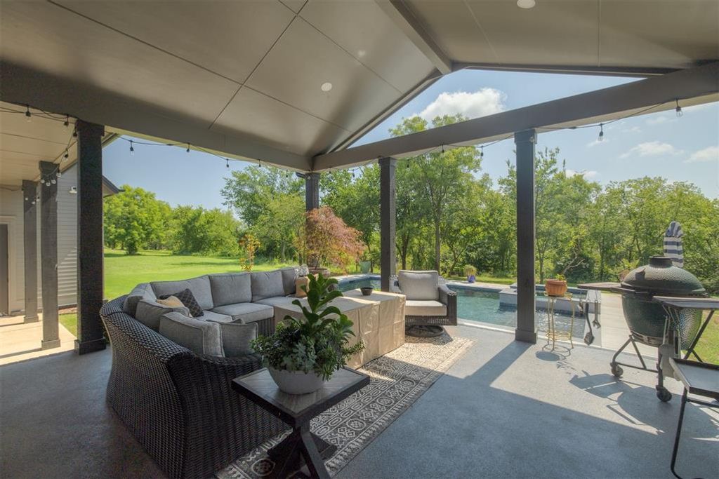 Image 33 of property listing at 29786 Vineyard Meadow Road, Norman, OK 73072