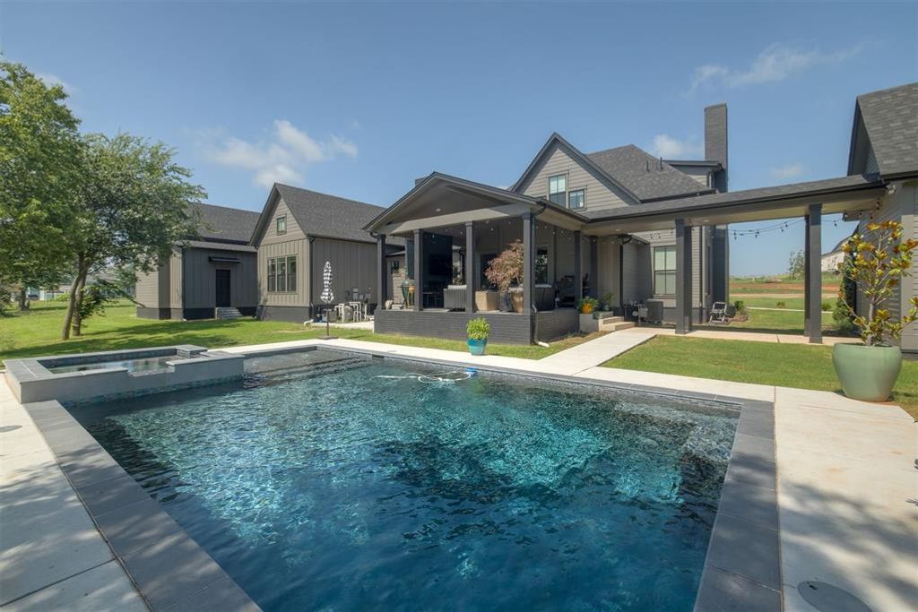 Image 37 of property listing at 29786 Vineyard Meadow Road, Norman, OK 73072