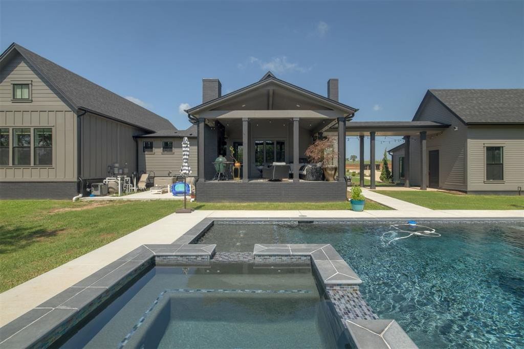 Image 38 of property listing at 29786 Vineyard Meadow Road, Norman, OK 73072