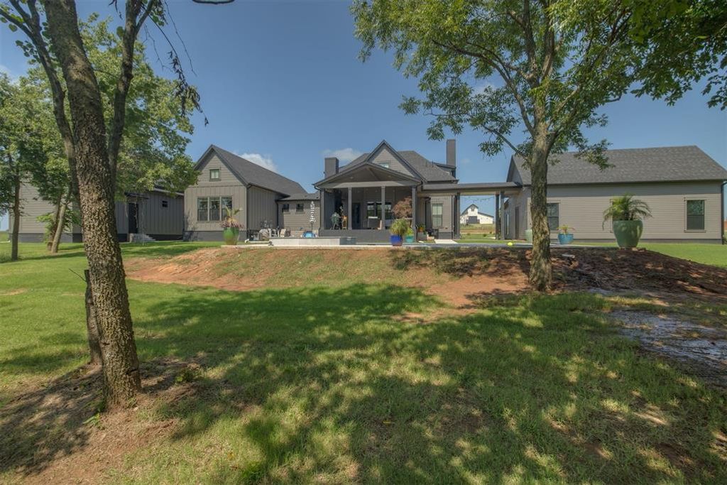 Image 40 of property listing at 29786 Vineyard Meadow Road, Norman, OK 73072