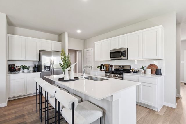 845 Rockcloud Drive, Fort Worth, TX 76052