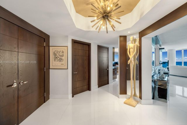 2711 S Ocean Dr 905, Hollywood, FL 33019