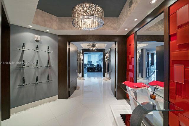 2711 S Ocean Dr 905, Hollywood, FL 33019