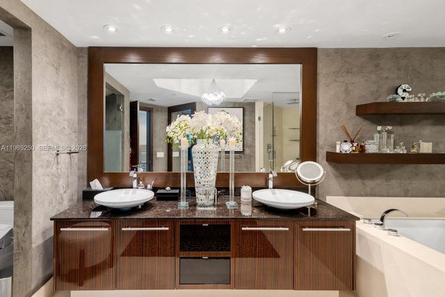 2711 S Ocean Dr 905, Hollywood, FL 33019