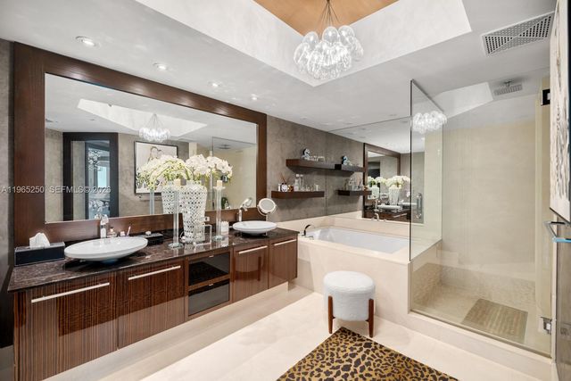 2711 S Ocean Dr 905, Hollywood, FL 33019