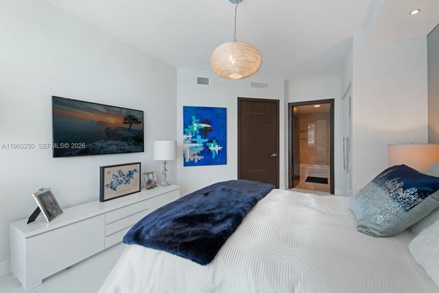 2711 S Ocean Dr 905, Hollywood, FL 33019