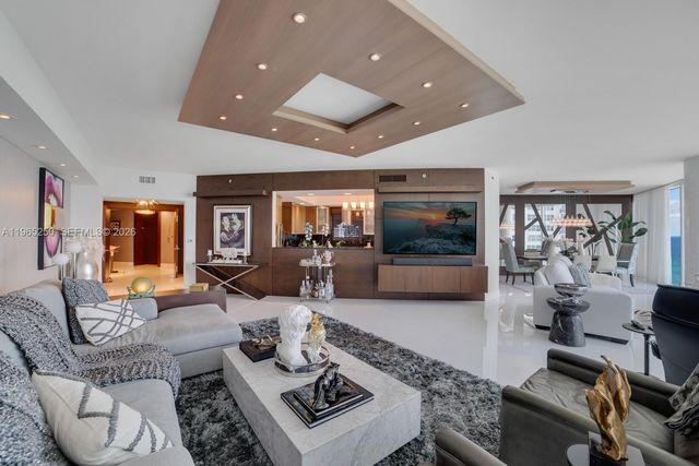 2711 S Ocean Dr 905, Hollywood, FL 33019