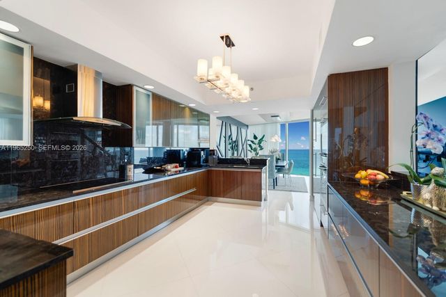 2711 S Ocean Dr 905, Hollywood, FL 33019