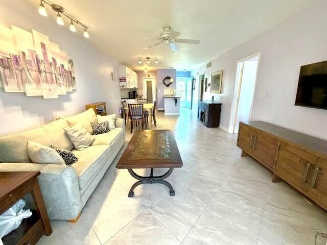 1116 Lake Terrace 114, Boynton Beach, FL 33426