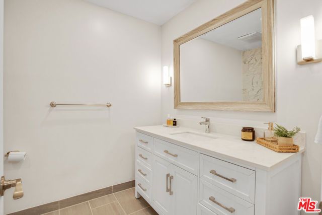 8490 Fountain Avenue 203, West Hollywood, CA 90069