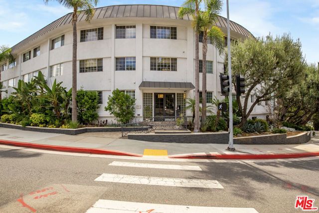8490 Fountain Avenue 203, West Hollywood, CA 90069