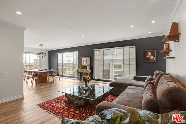 8490 Fountain Avenue 203, West Hollywood, CA 90069