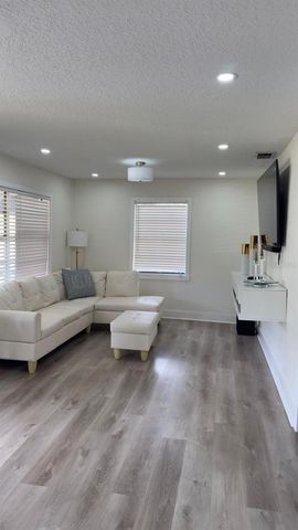 2109 E NAVAJO AVENUE, Tampa, FL 33612