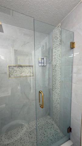 2109 E NAVAJO AVENUE, Tampa, FL 33612