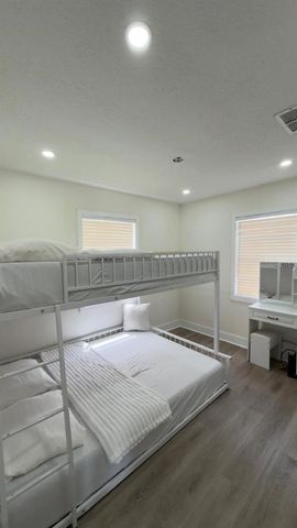 2109 E NAVAJO AVENUE, Tampa, FL 33612