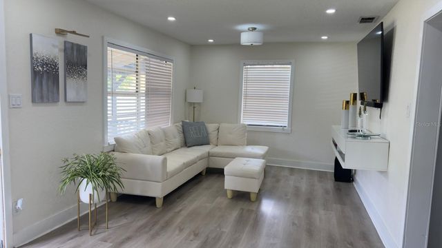 2109 E NAVAJO AVENUE, Tampa, FL 33612