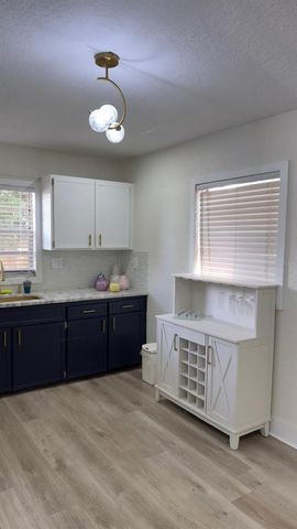 2109 E NAVAJO AVENUE, Tampa, FL 33612