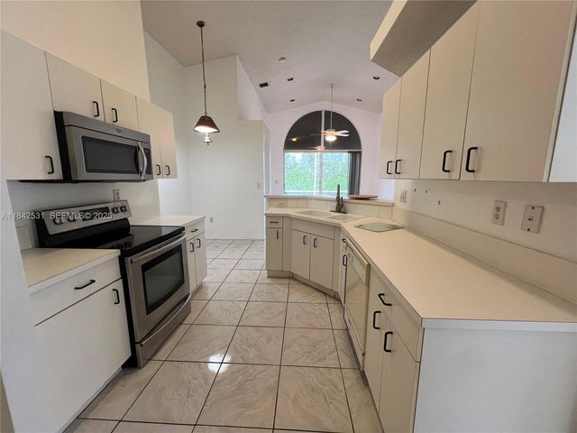 2130 NW 166th Avenue, Pembroke Pines, FL 33028