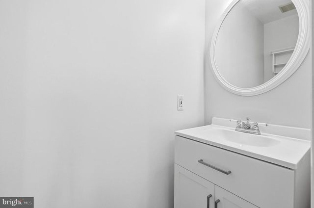 7691 NORTHERN OAKS CT, Springfield, VA 22153