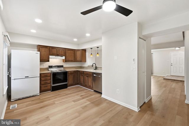 7691 NORTHERN OAKS CT, Springfield, VA 22153